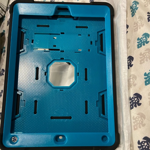 Brand new with tag Apple IPad case - Picture 3 of 8